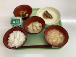 収穫したさつま芋を12月5日の給食で大学芋に